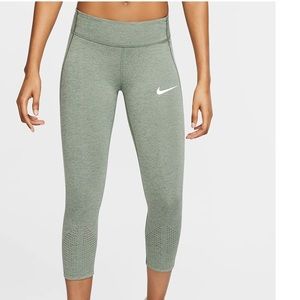 Nike Epic Lux Woman’s Running Cropped Leggings